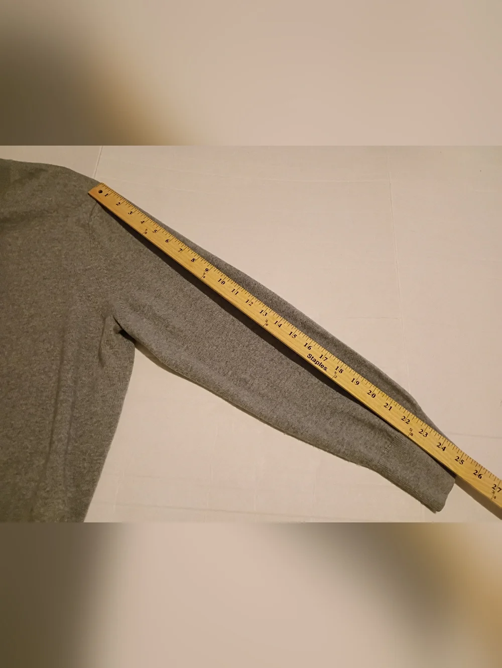 Banana Republic Men's Gray‎ Crewneck Sweater 100% Laine Merino Wool Sz L
